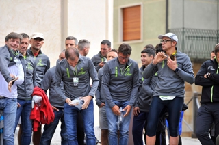 Vestizione con la maglia da finisher 180 del 2019