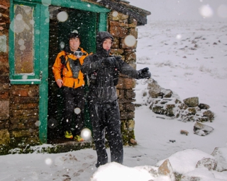 Uscita dal rifugio Greg`s Hut per il secondo piazzato del momento, il giorno prima del mio passaggio